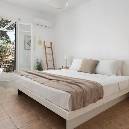 Bougainvillea Comfort Mykonos * カラファティス